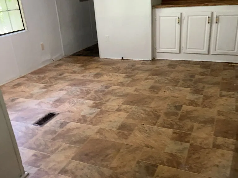 321 Robinson Rd — Photo 3