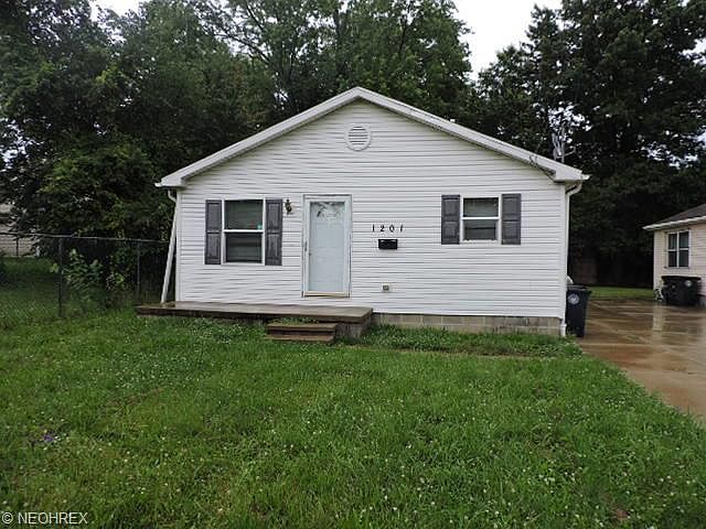1st image of 1201 Packard Dr