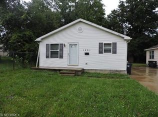1201 Packard Dr, Akron, OH 44320