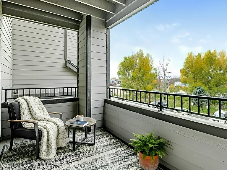 1 bedroom balcony
