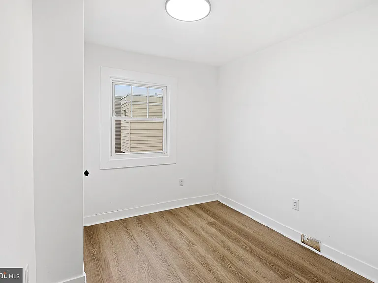 1320 S 26th St — Photo 9