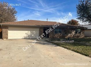 310 Walnut Ave, Panhandle, TX 79068