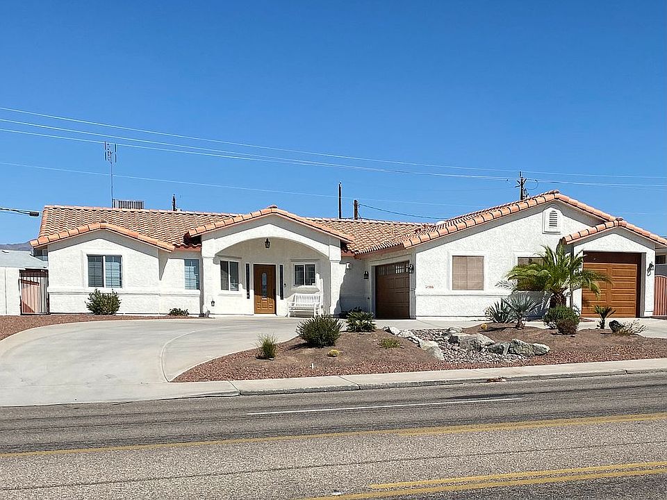 1st image of 586 Acoma Blvd N