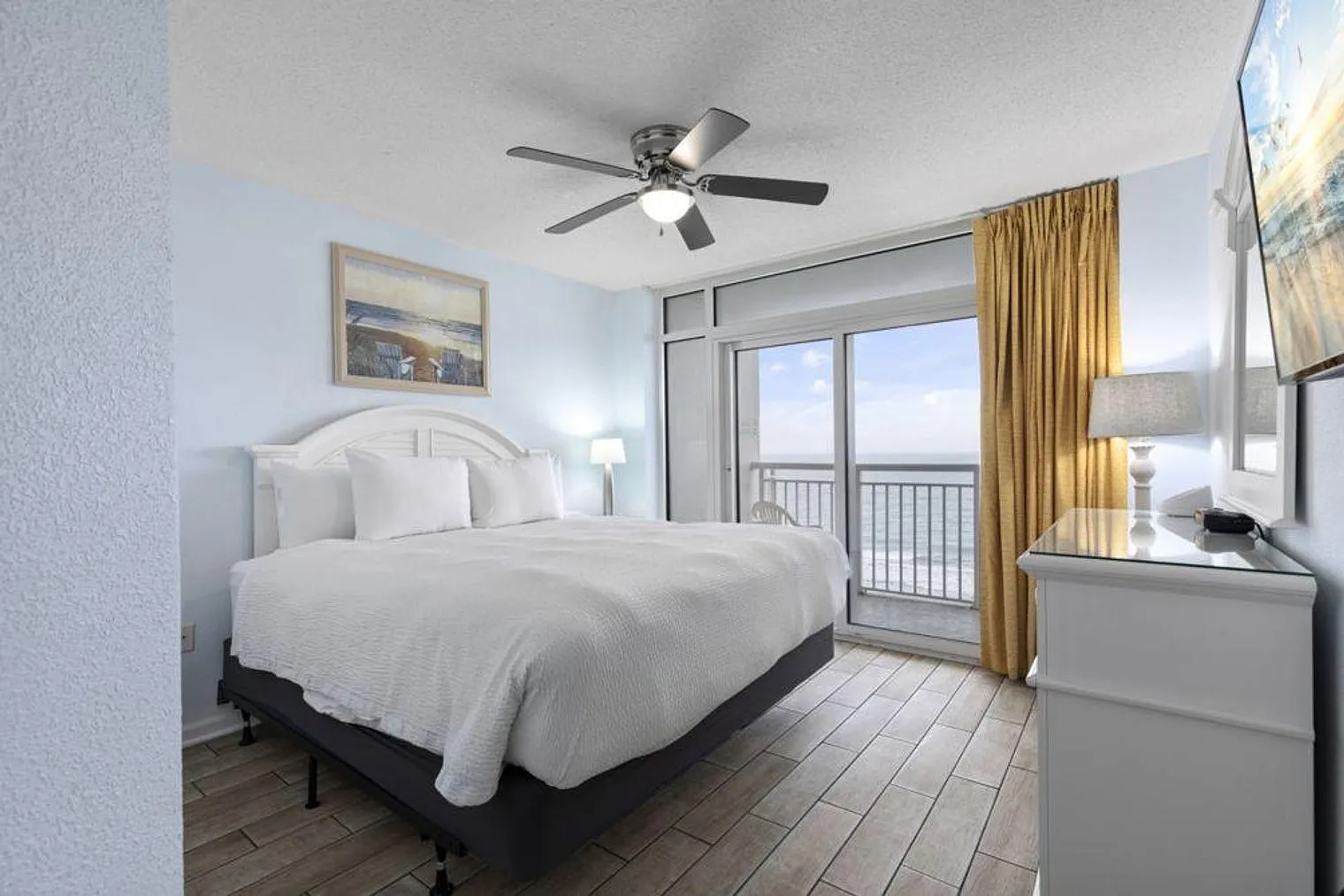 2 bed, 2.0 bath, 990 sqft, $4,553 — Photo 3
