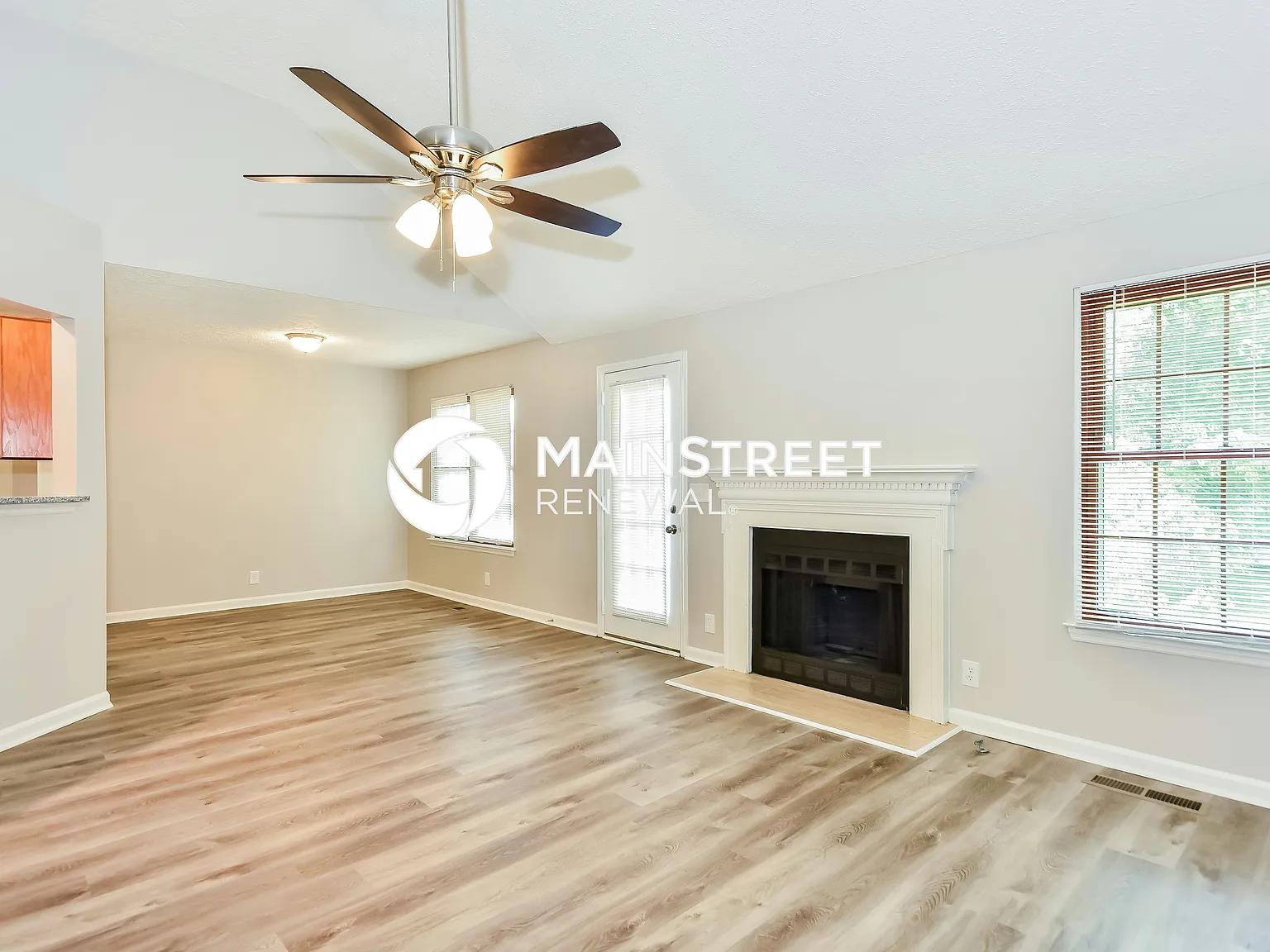 206 Nathan Dr — Photo 2