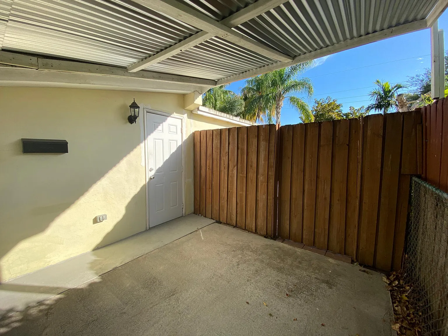 SW 72nd St, Miami — Photo 3