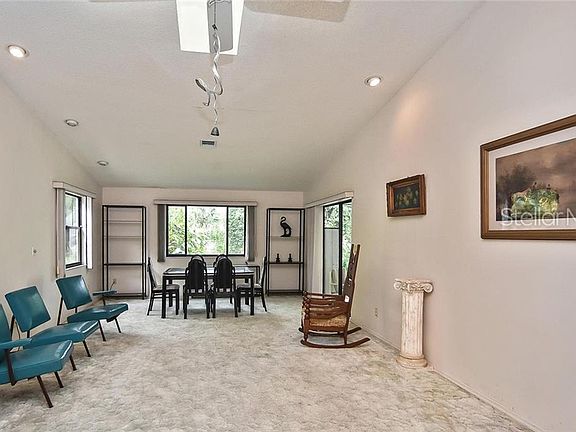 3rd image of 125 Palm Ave