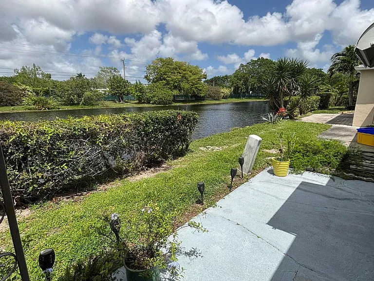8833 Bella Vista Dr #8833 — Photo 18