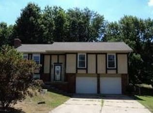 7822 N Garfield Ave, Gladstone, MO 64118