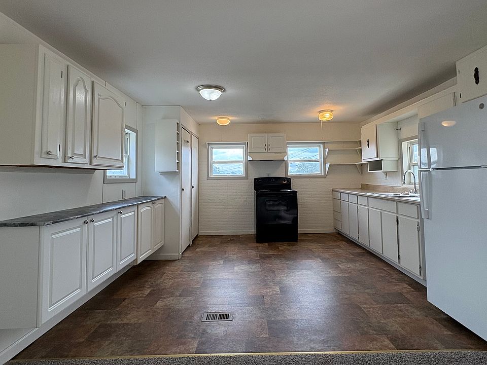 1st image of 126 Sam Spur Ln