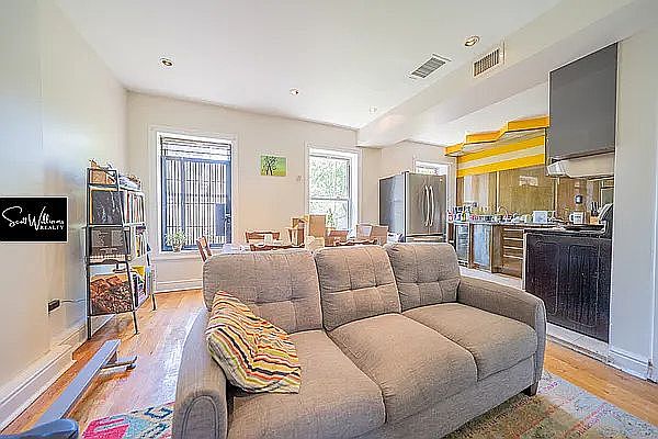 1st image of 348 Franklin Ave #4
