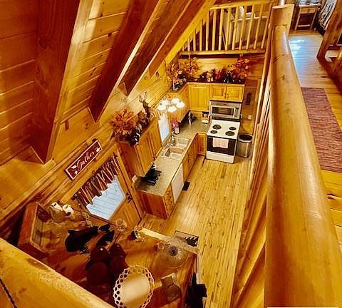 4th image of 54 Reserve Ln