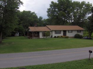 1200 Cooper Lake Rd, Oneida, TN 37841