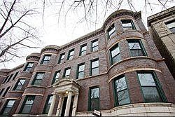 3rd image of 842 W Bradley Pl #1
