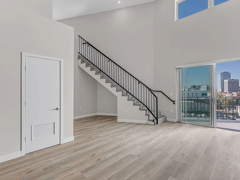 825 Coronado-Building — Photo 32