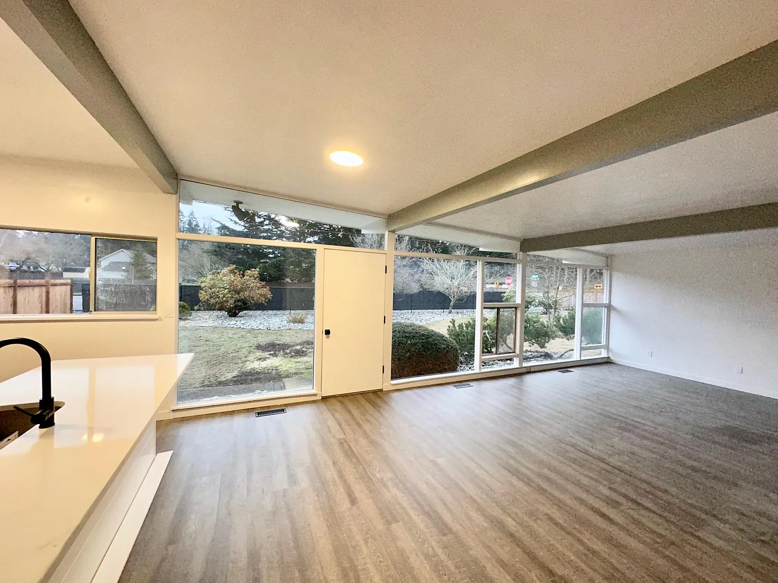 4 bed, 1925 sqft, $2,800 — Photo 2