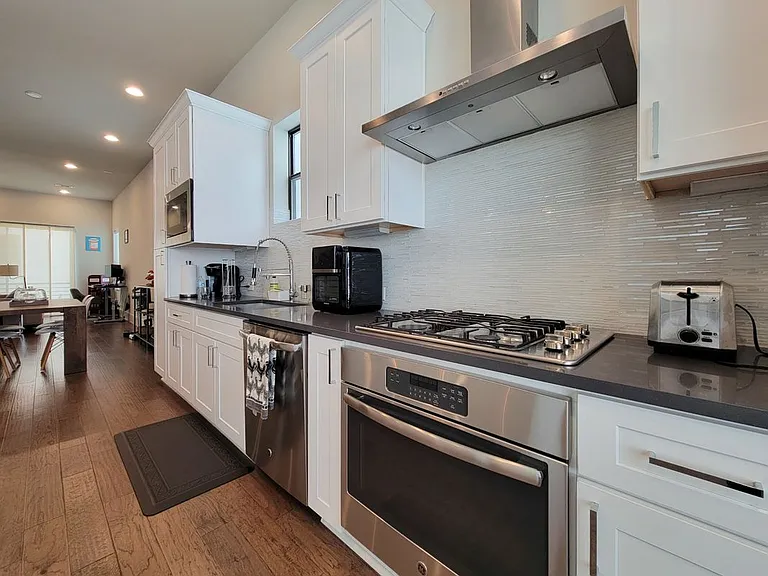 5709 Larkin St #A — Photo 12