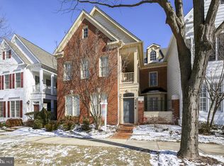 304 Lisa Oaks Way, Rockville, MD 20850