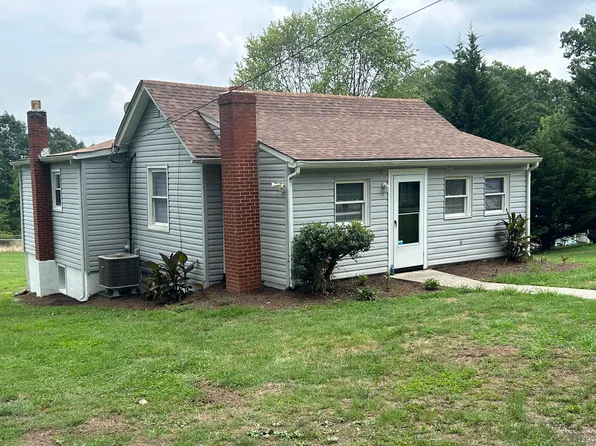 4706 Yellow Mountain Rd, Roanoke, VA 24014