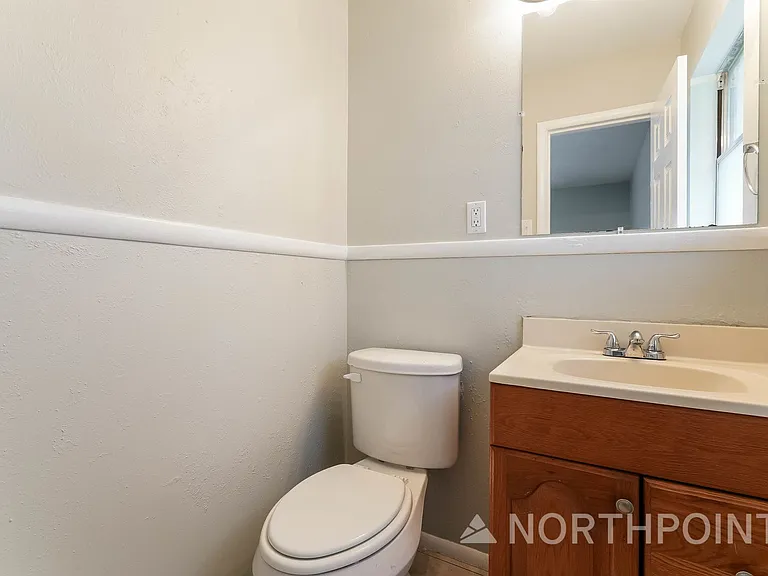 736 Treadwell Dr — Photo 14