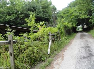 304 Marks Run Rd, Chester, WV 26034