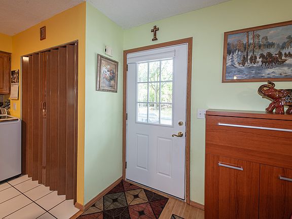 4th image of 1346 Cove Dr #0
