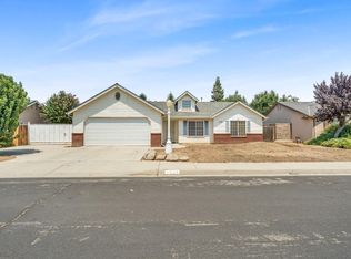 2919 Pontiac Ave, Clovis, CA 93611