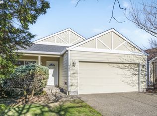 945 SW 24th St, Troutdale, OR 97060