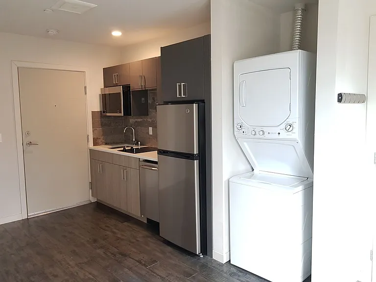 741 Harvard — Photo 20