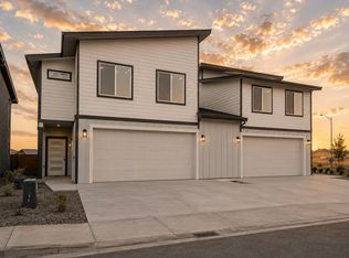 5881 W 40th Ct, Kennewick, WA 99338