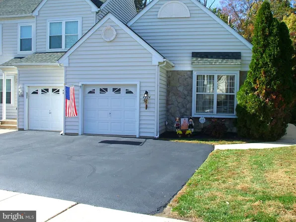 4224 Chatham Cir, Upper Chichester, PA 19014