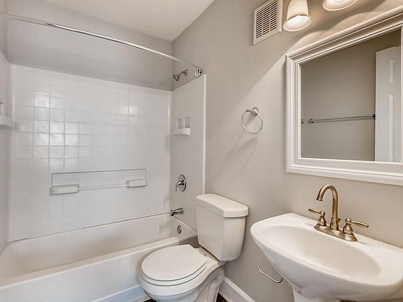 3rd image of 2900 Landrum Dr SW #9d504e09f