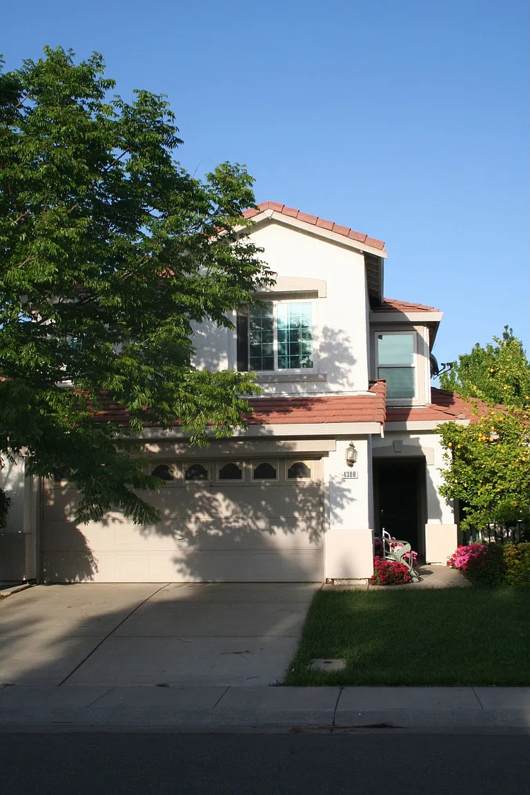 1308 Caceres Ct photo 1