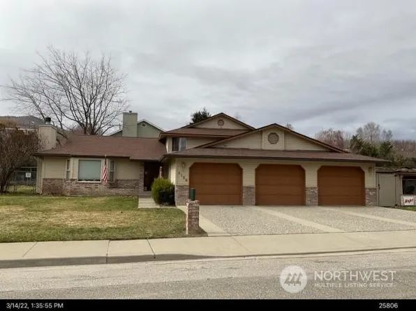 2126 Western Avenue, Wenatchee, WA 98801