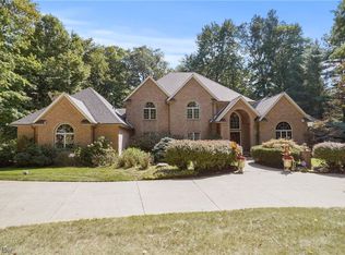 3754 N Shore Dr, Akron, OH 44333