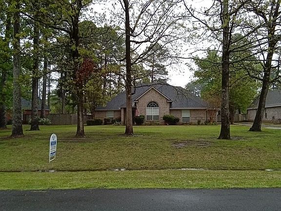3rd image of 4034 Pinewood St