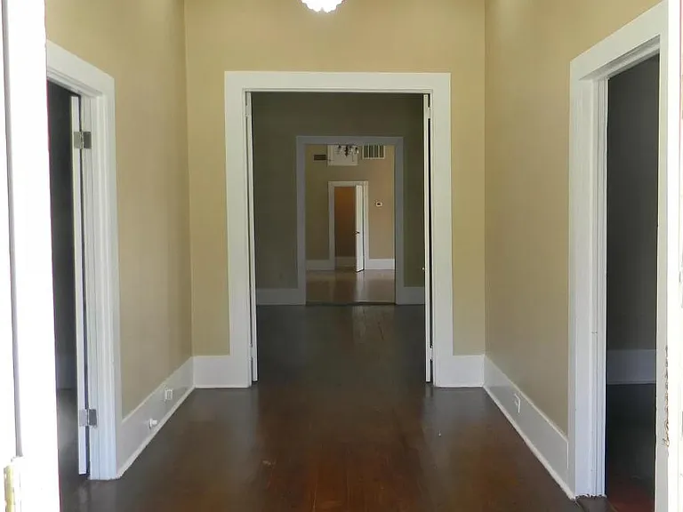 903 E Washington Ave — Photo 8
