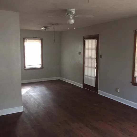 2359 Vermillion Dr — Photo 2