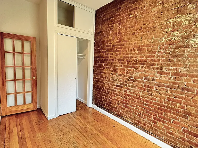 305 6th St #6A — Photo 5