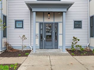 130 Coleridge St #PENTHOUSE 8, Boston, MA 02128