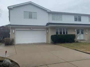 1630 Edgewood Rd, Highland Park, IL 60035