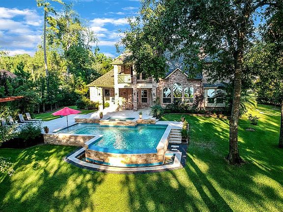 Sellers love their home and Benders Landing but their upcoming transfer provides a unique opportunity for a savvy Buyer.