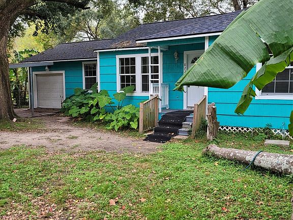 2nd image of 822 Retama St