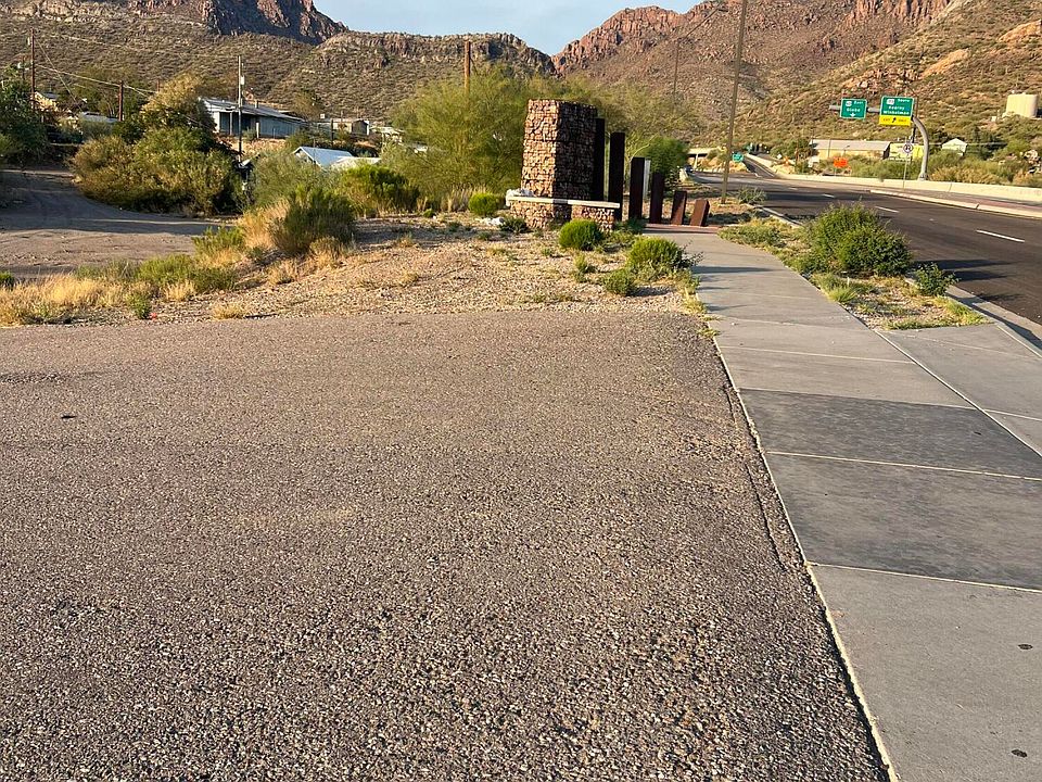 1st image of 550 W US HIGHWAY 60 -- #5 & 6