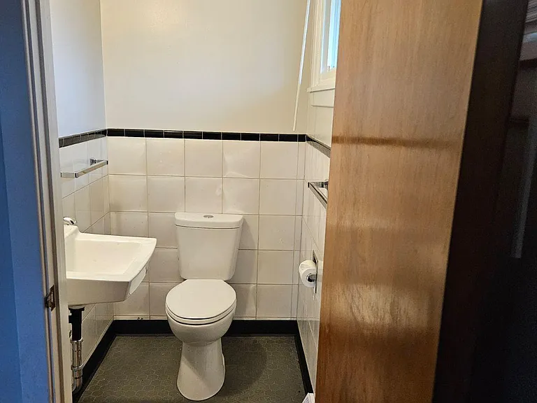 Bedroom 4 - half bath