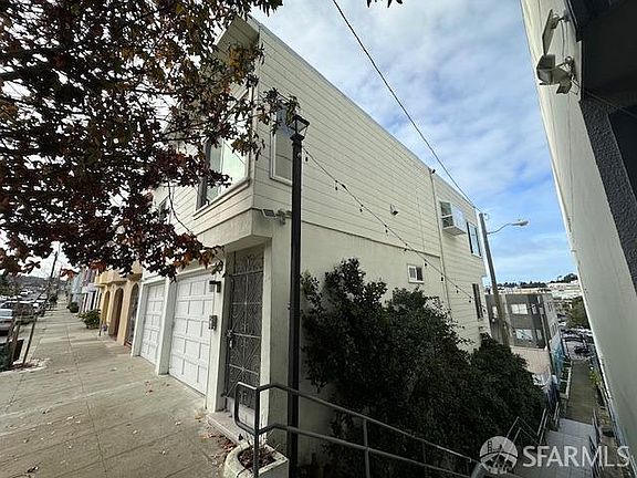 2nd image of 646 London St