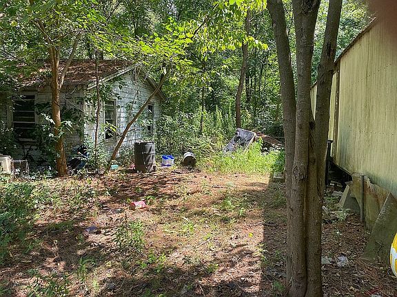 2nd image of 260 Hedge Dr