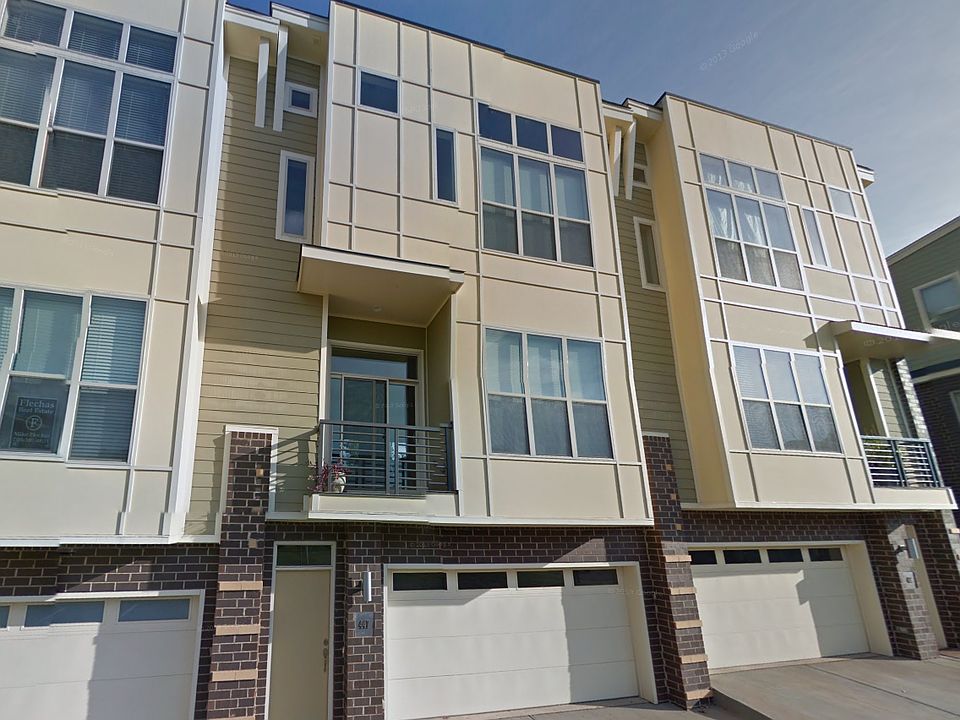 Front of Townhouse w/ 2 Car Garage