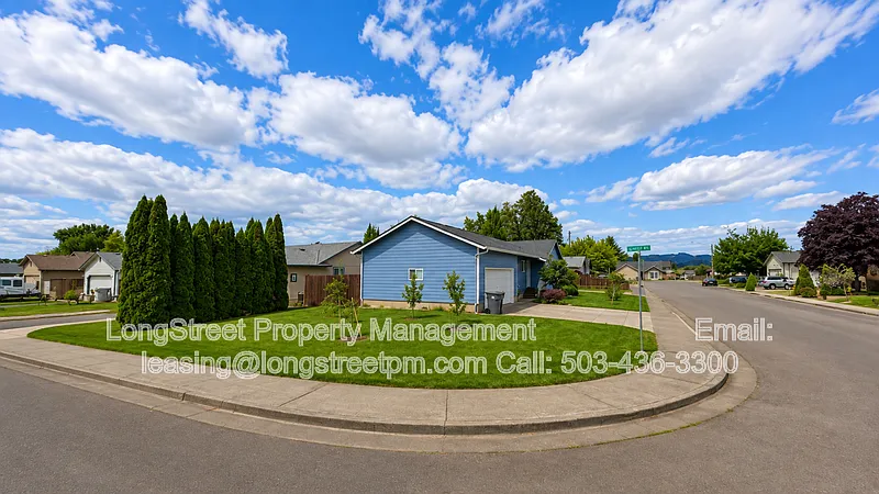 3 bed, 1.0 bath, 1064 sqft, $2,395 — Photo 4
