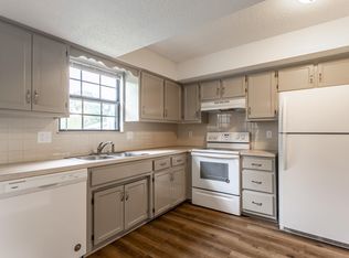 409 Spring Ave, Liberty, MO 64068